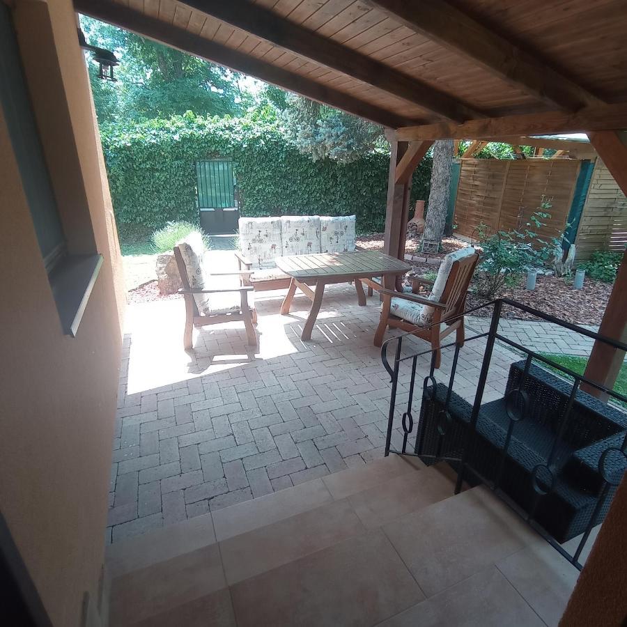Rózsa Apartman Alsoors Exterior foto