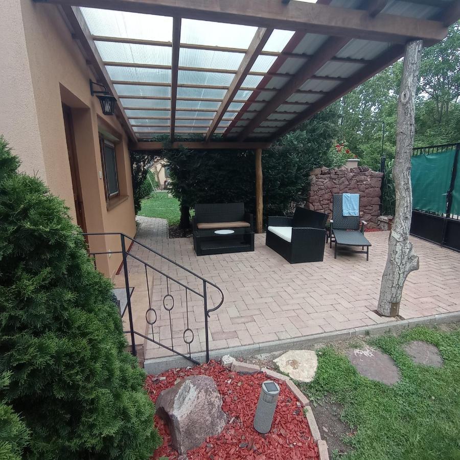 Rózsa Apartman Alsoors Exterior foto