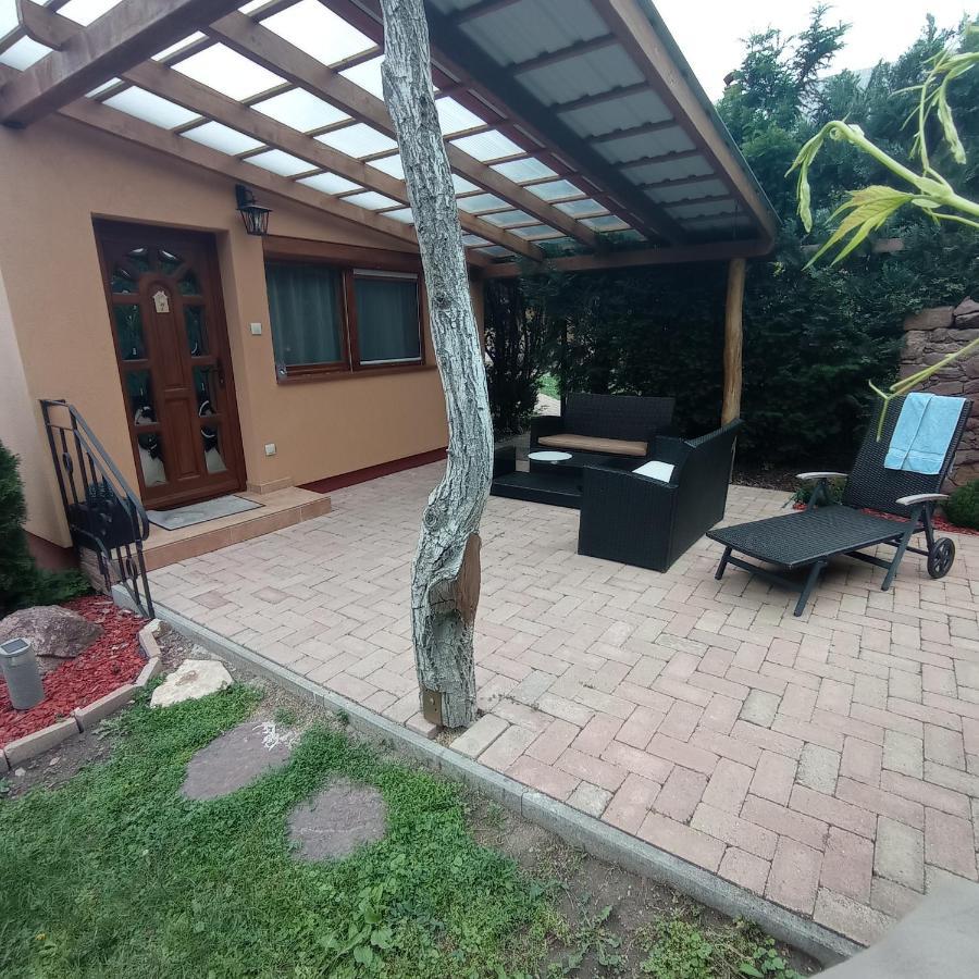 Rózsa Apartman Alsoors Exterior foto