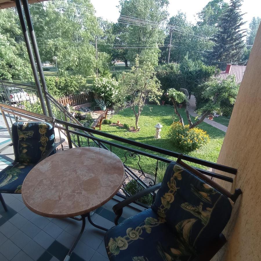 Rózsa Apartman Alsoors Exterior foto