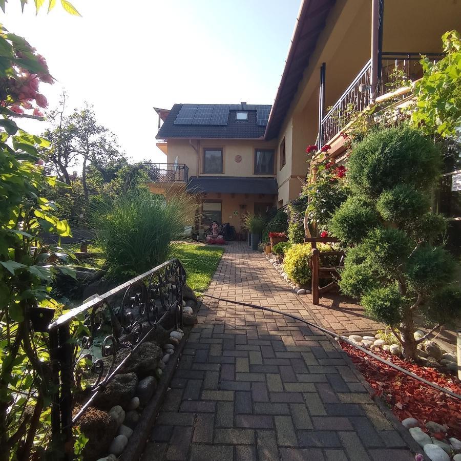 Rózsa Apartman Alsoors Exterior foto