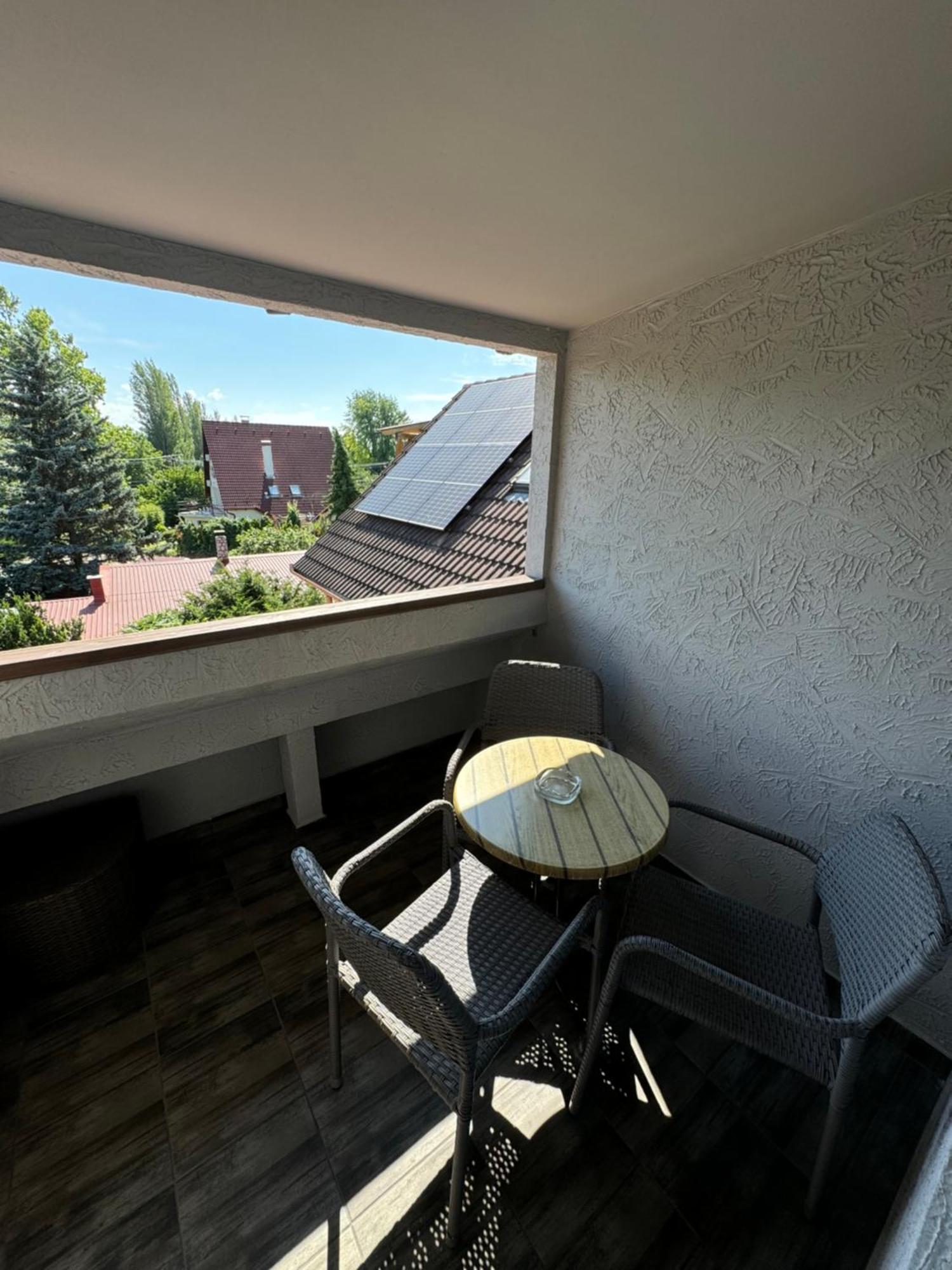 Rózsa Apartman Alsoors Quarto foto
