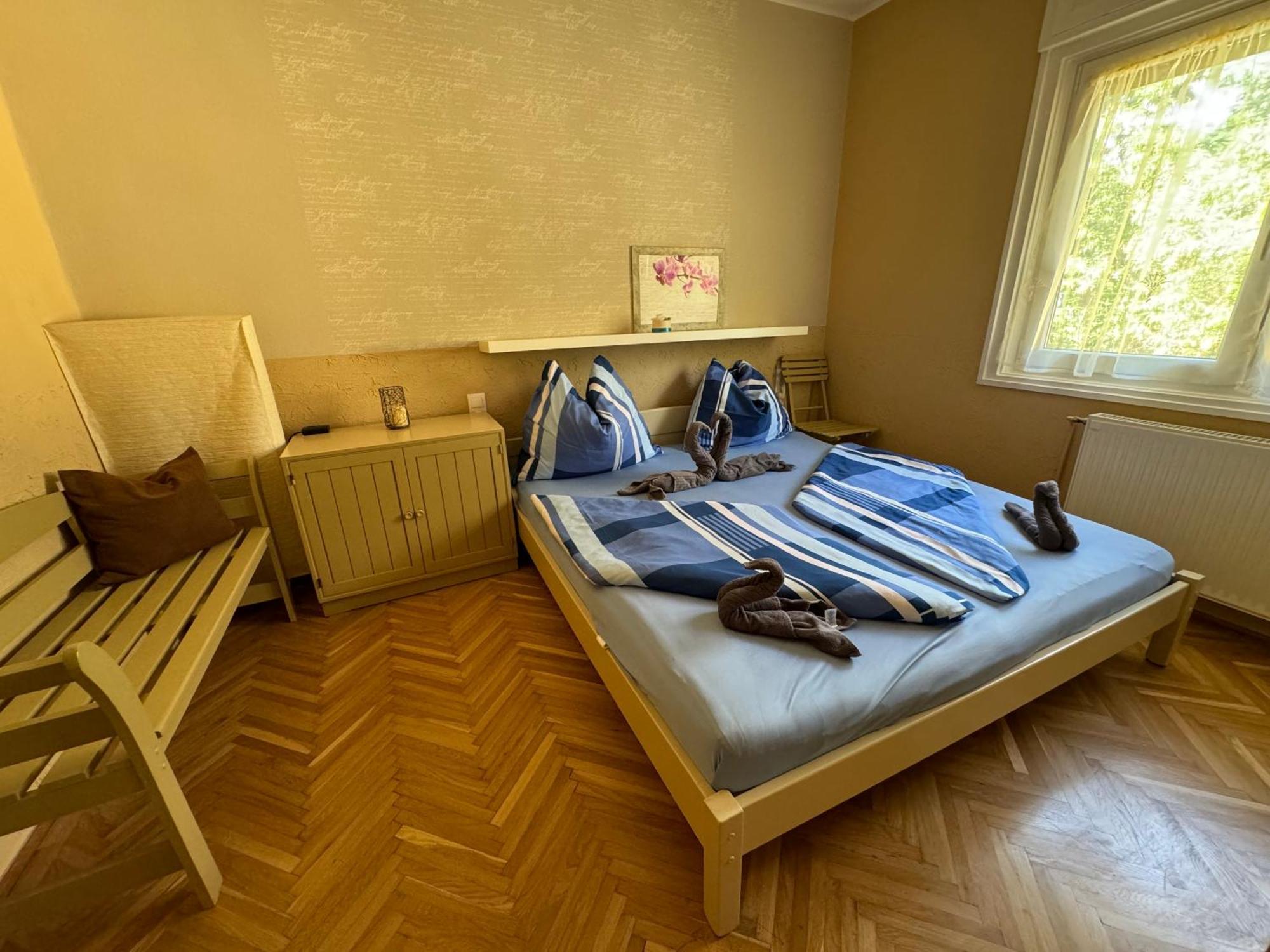 Rózsa Apartman Alsoors Quarto foto